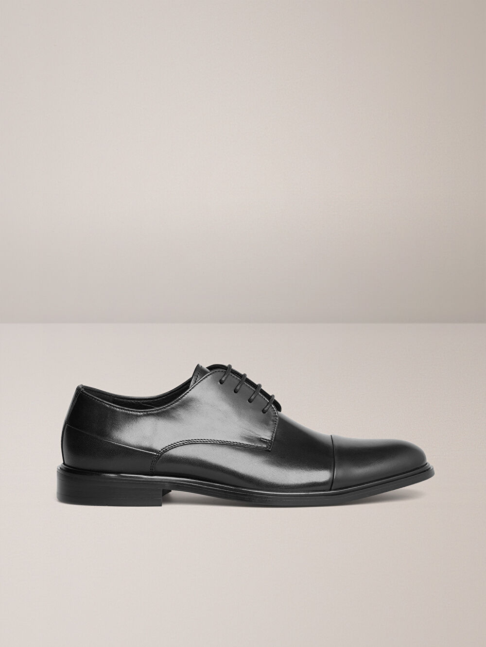 CZARNE BUTY HINTON