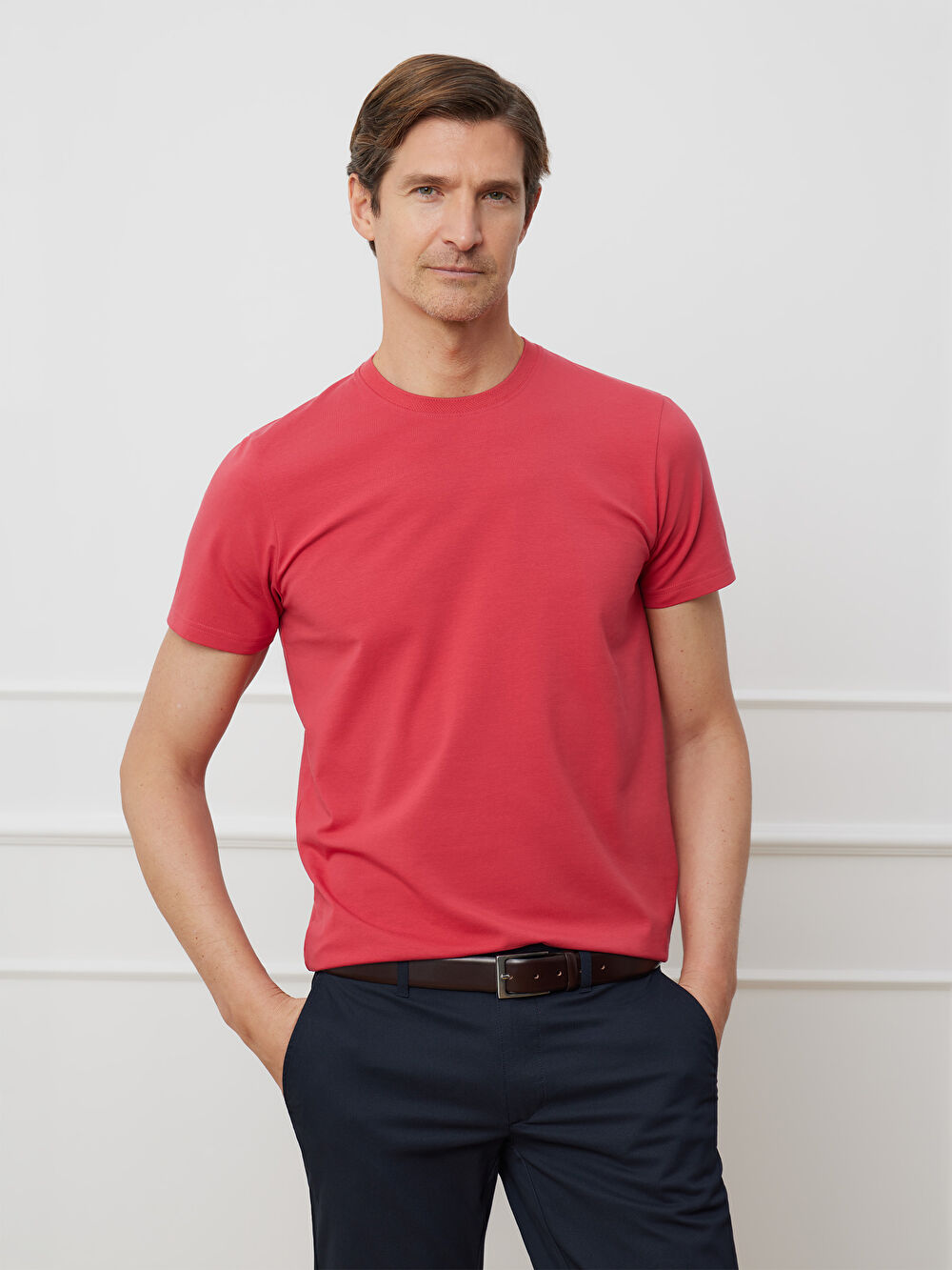 CZERWONY T-SHIRT BELSAY